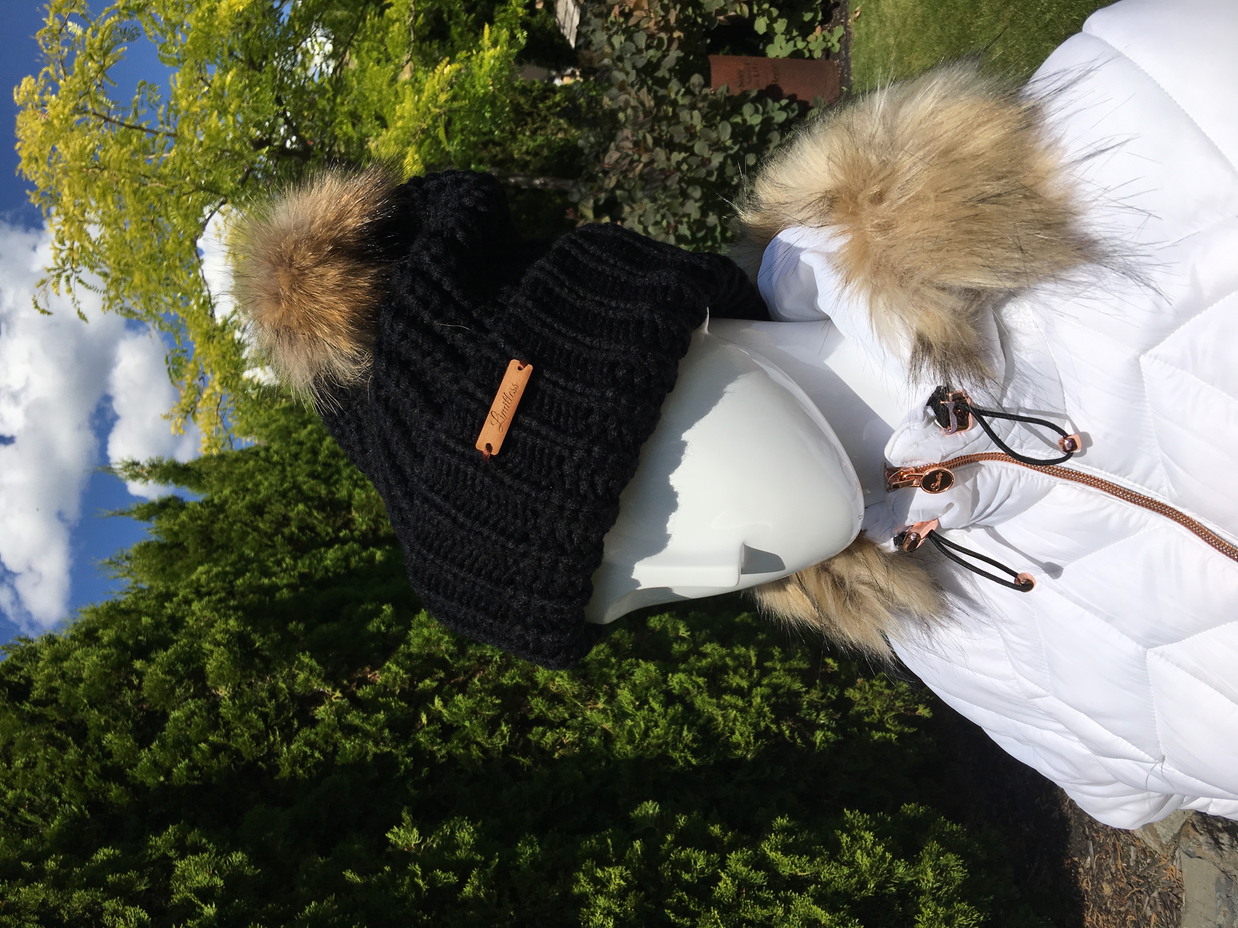 100% AUTHENTIC FOX FUR POM POM BEANI