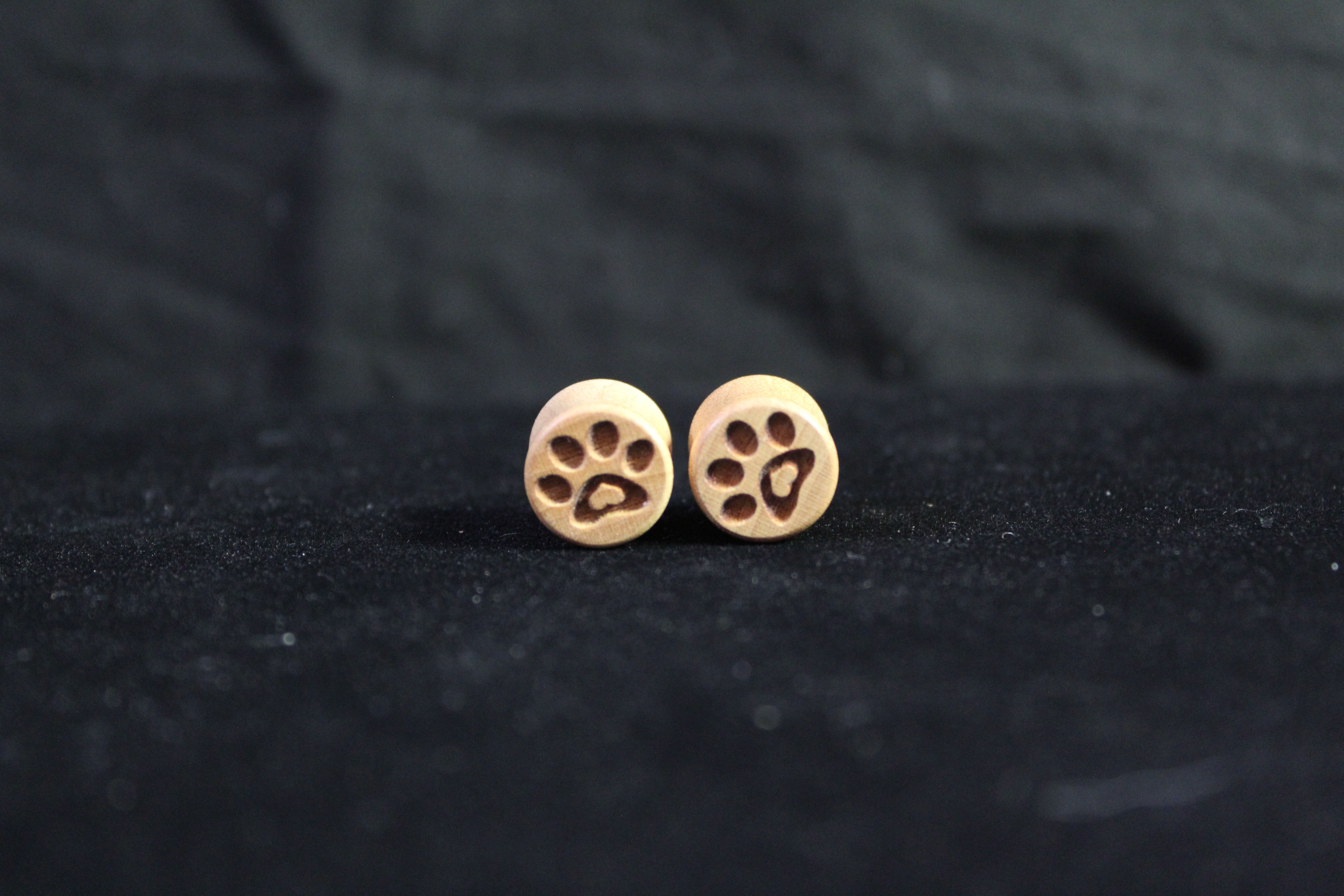 Curly Maple Paws Plugs
