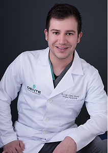 dr luis carlos reyna.jpg