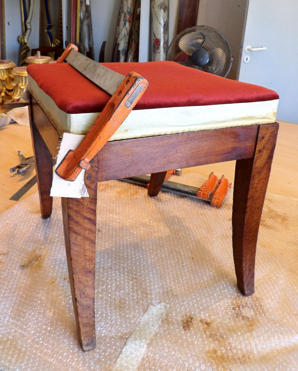 Restauration d'un siège du chœur