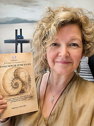 L'autrice et son livre L'évolution de l'être en soi