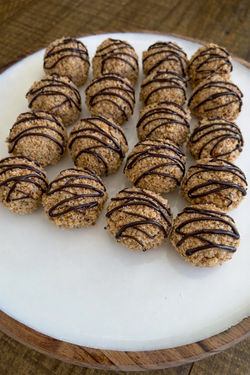 Medovnik CAKE BALLS (w choc drizzle)