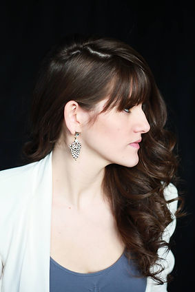 Jessi Adams Pianist and Vocalist, wedding performer, wedding singer, musician, live bands, event entertainment, wedding bands for hire, musical band near me