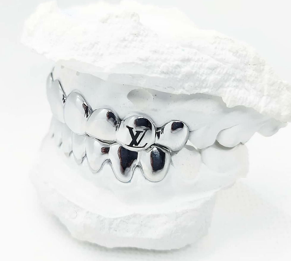 Miniature : Grillz Tatoo Gravure Laser personnalisée Noire ou en Surface, Argenté ou Doré