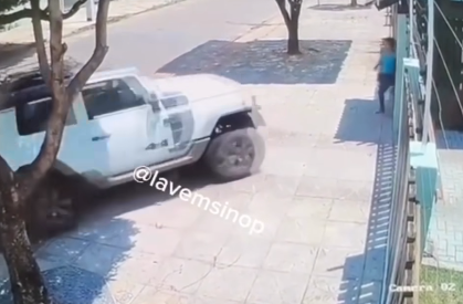 Veja vídeo: Homem tenta matar Ex-esposa atropelada, por não aceitar fim de relacionamento