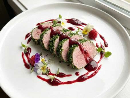 filetto in crosta di erbe con coulis di lamponi