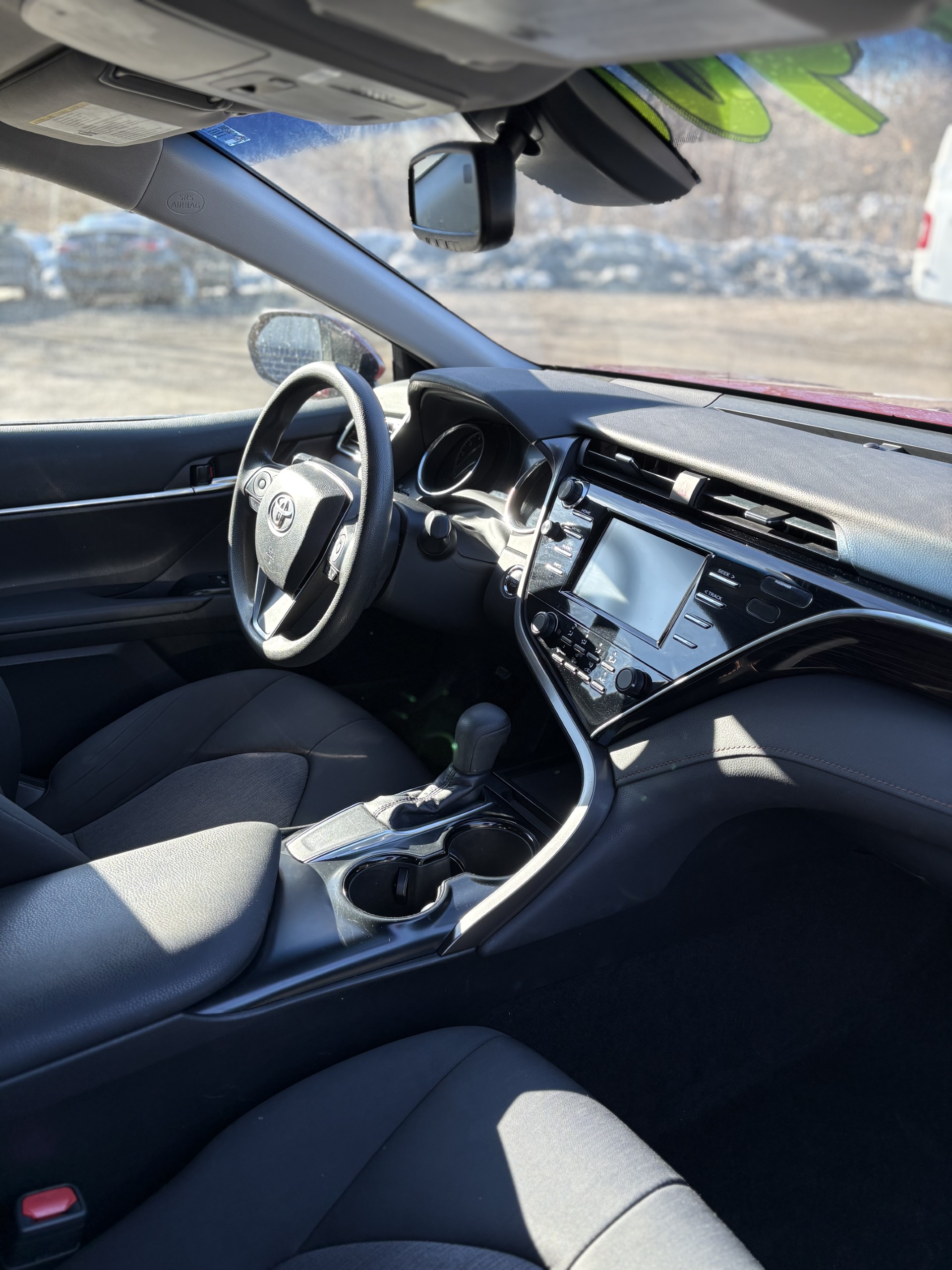 2018 Toyota Camry LE - Photo 6