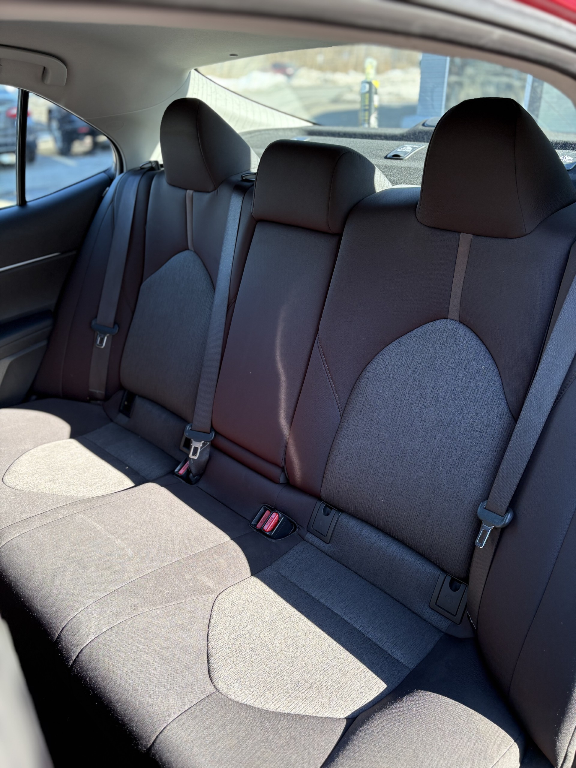 2018 Toyota Camry LE - Photo 7