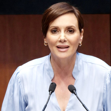 Le cierran el micrófono a Lilly Téllez en el Senado tras mencionar a Naasón Joaquín y la Luz del Mundo