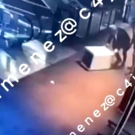 Difunden imágenes del diputado federal del PT, Wblester Santiago Pineda, haciendo destrozos en una plaza comercial de Metepec