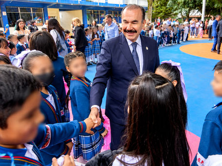 Aulas digitales Atizapán de Zaragoza: Pedro Rodríguez Villegas beneficia a más de mil alumnos