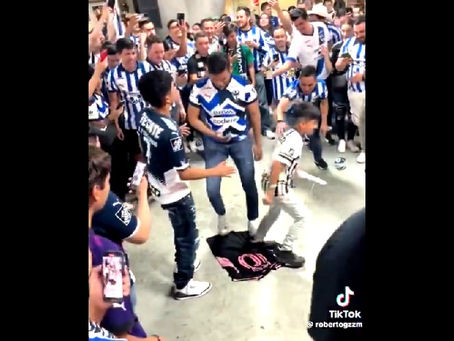 Aficionados de los Rayados de Monterrey, pisotearon la playera de Messi