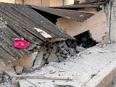 Camión se impacta contra inmueble en Santa María de Guadalupe La Quebrada, Cuautitlán Izcalli; difunden imágenes