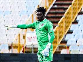 Adebayo Adeleye nominé pour le titre de meilleur gardien de son championnat