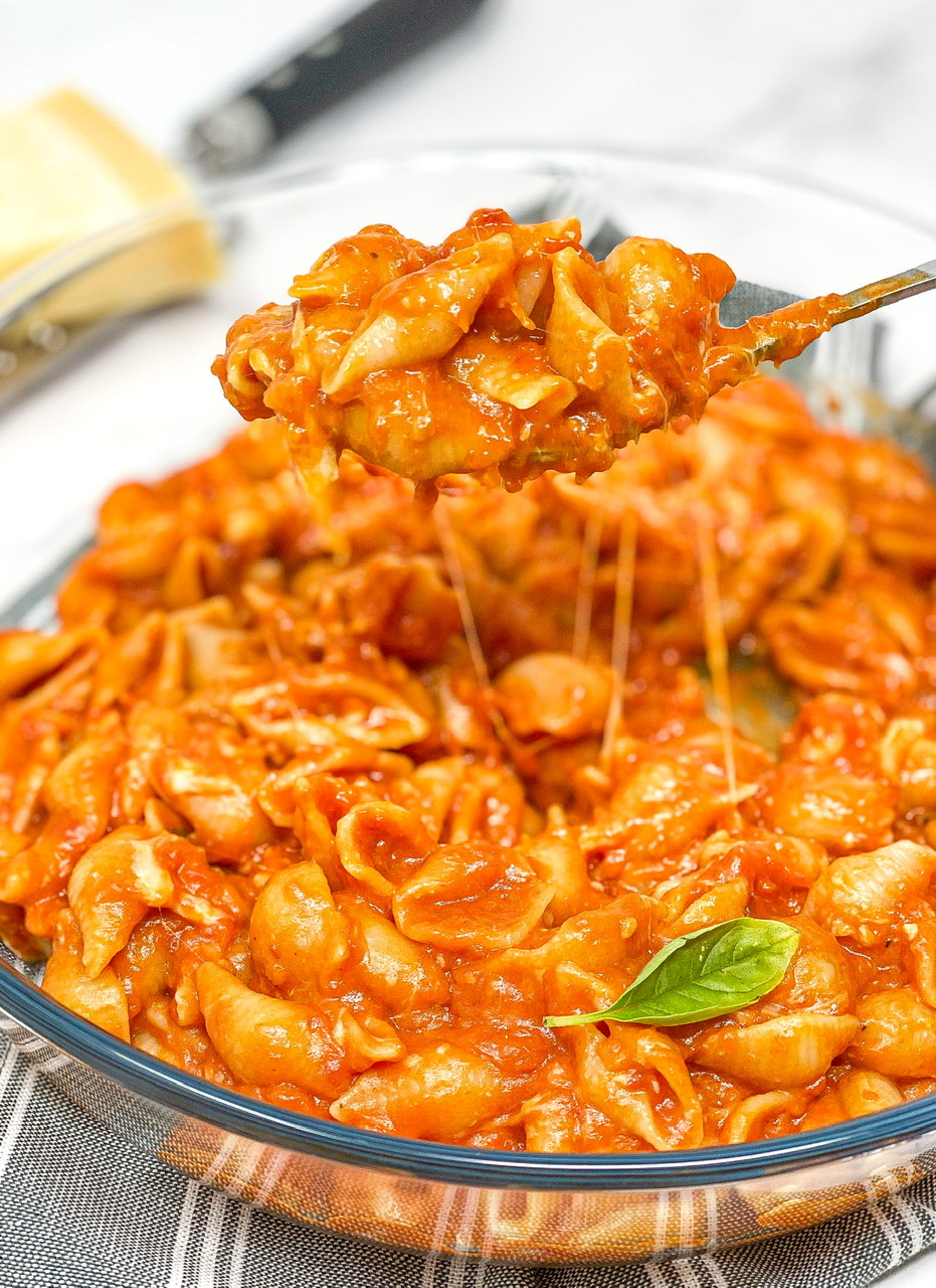 20 MINS MELTED MOZZARELLA & TOMATO PASTA