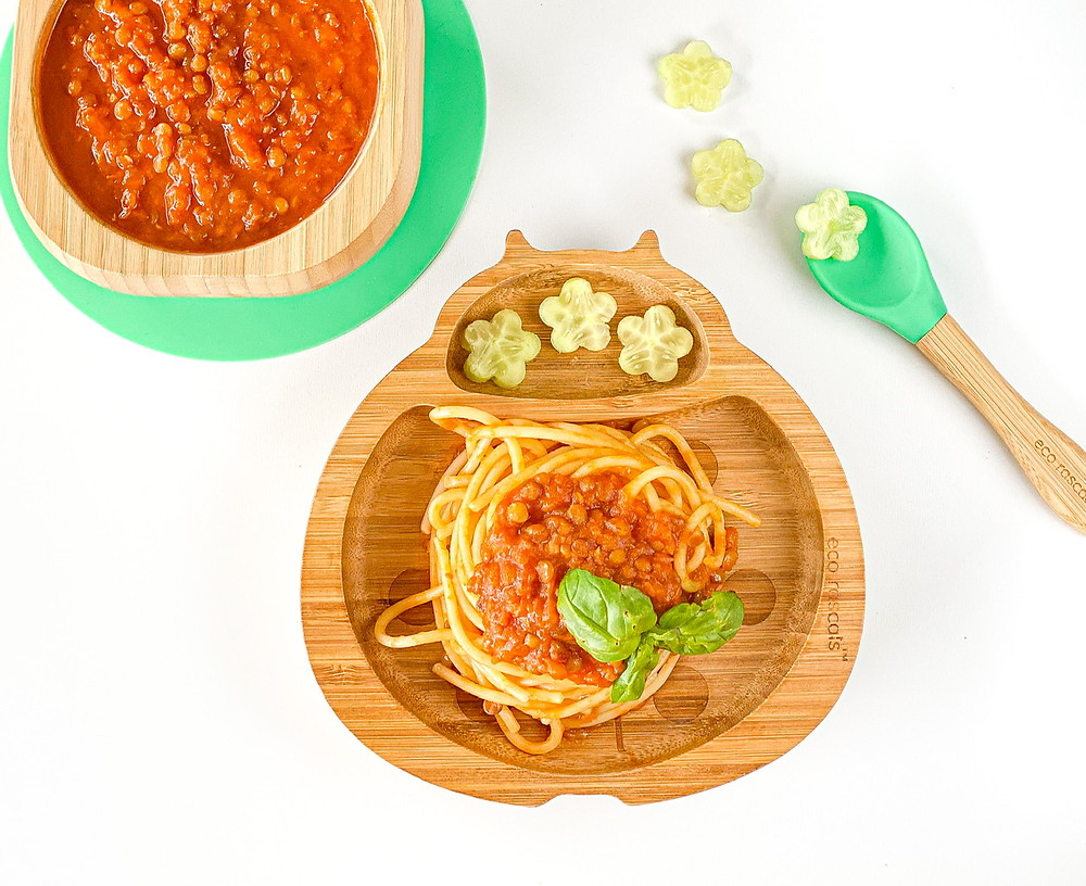 DELICIOUSLY LENTIL BOLOGNESE in bamboo plate