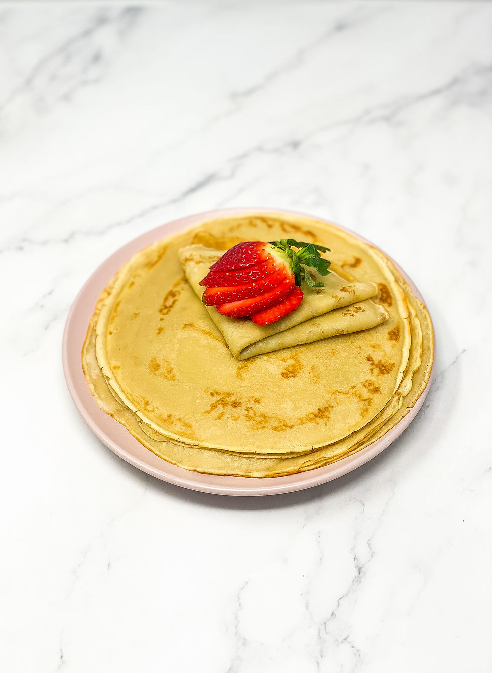 VEGAN CRÊPES with strawberry