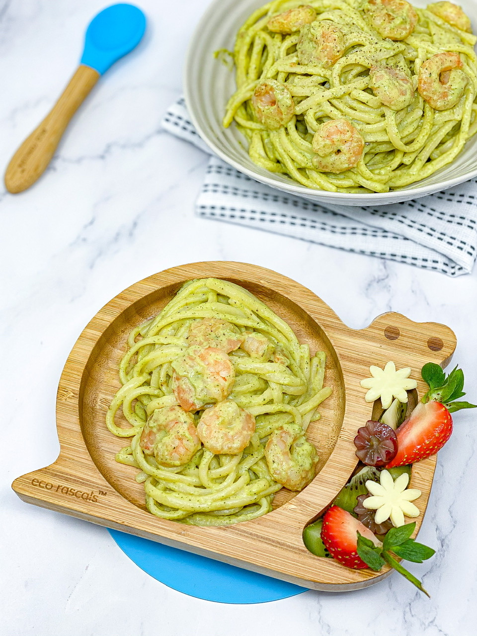 CREAMY PRAWNS & COURGETTES PASTA in bamboo p