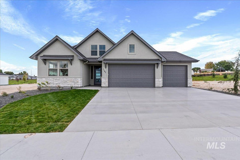 *Available* 1197 W Eiger Dr | Nampa, ID