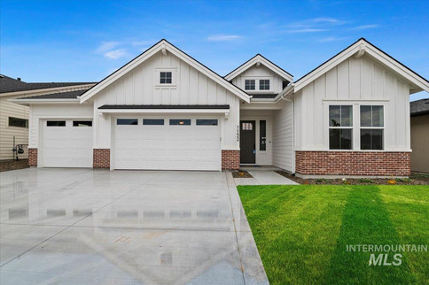 *Available* 1256 W Eiger Drive | Nampa, ID