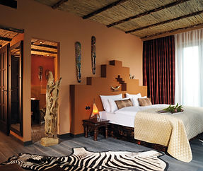 Hotel_ThemenzimmerKilimanjaro 3.jpg