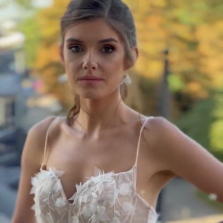 Thumbnail: ROMA Short Flow Earrings 3D