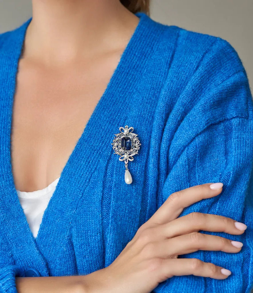 Miniatură: VINTAGE Navy Blue Pearl Brooch