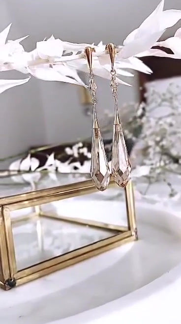 Küçük resim: GRACE Gold-plated 24kt Golden-Shadow Swarovski Earrings