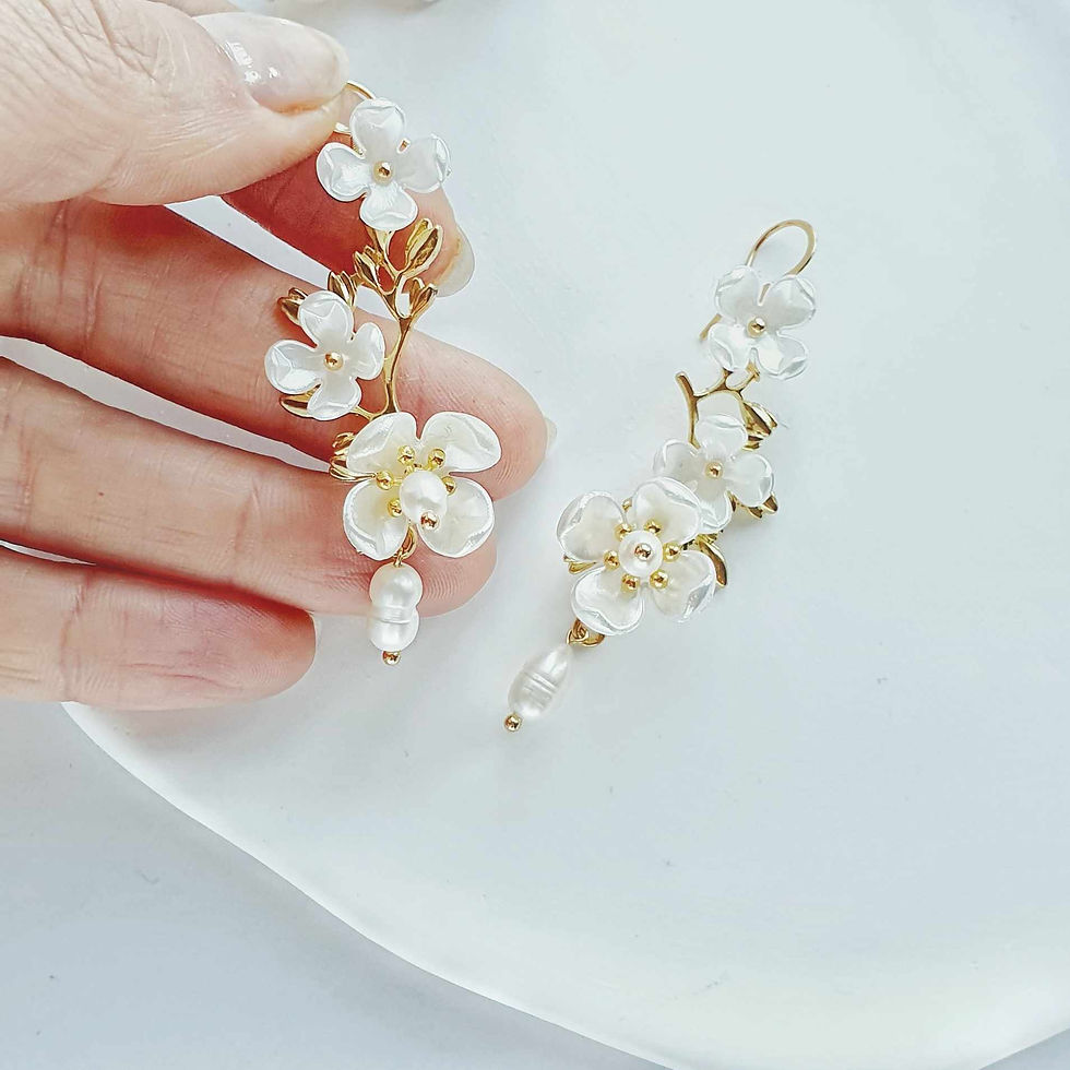 Miniatură: OSAI Floral Pearl Earrings