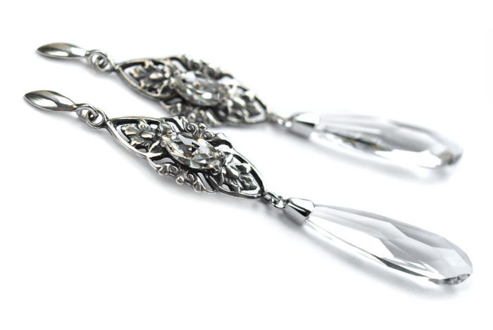 섬네일: VIVIENNE Retro Crystal Swarovski Earrings