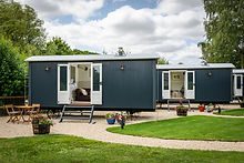 Shepherds Hut with Ensuite Bathroom (5).