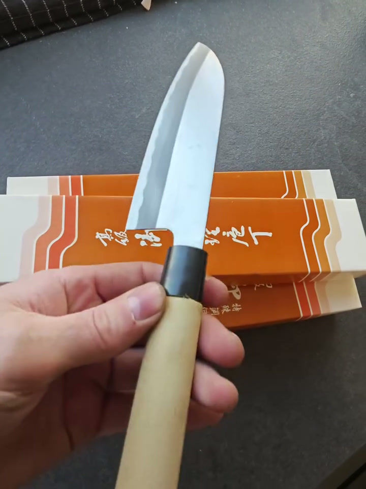 Miniaturebillede: Santoku 170mm carbonstål