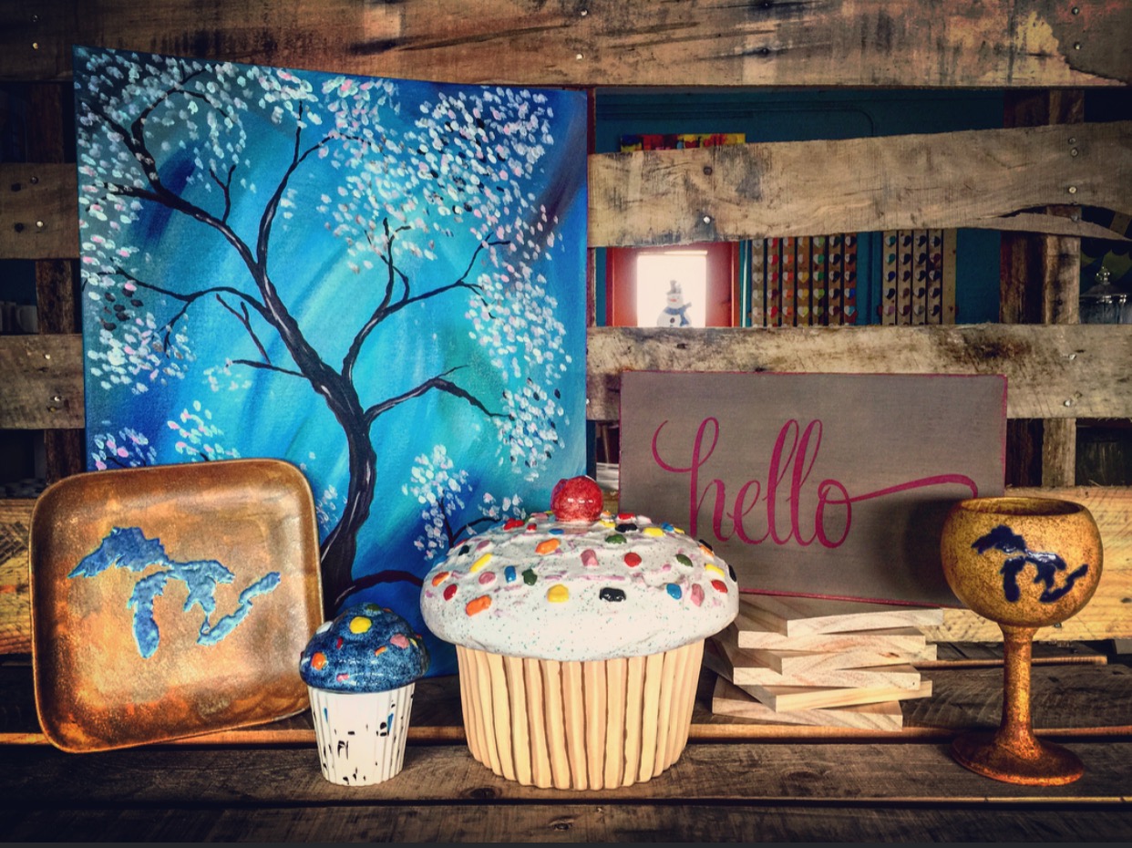 Heart ️full ART Studio, Big Rapids, MI art, ceramics pottery woodsigns