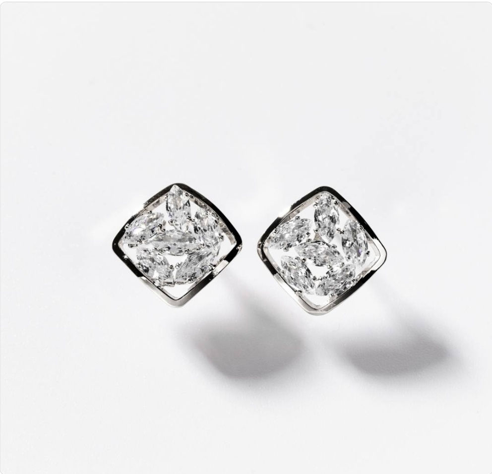 Boucles d'oreilles à losange avec des zircons métal rhodié BIGOM194