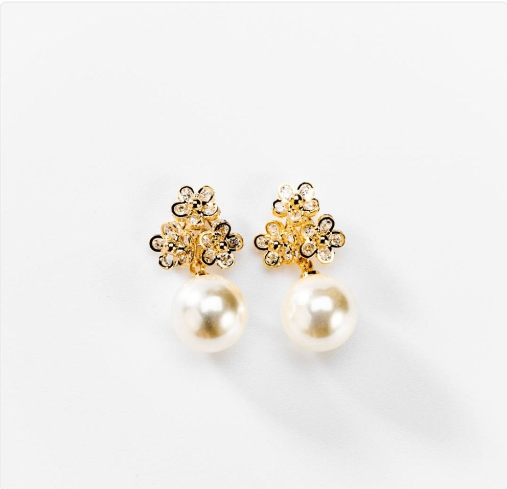 Pendants d'oreilles fanstaisie de fleurs  perle plaquées or 24 carats BIGOD200