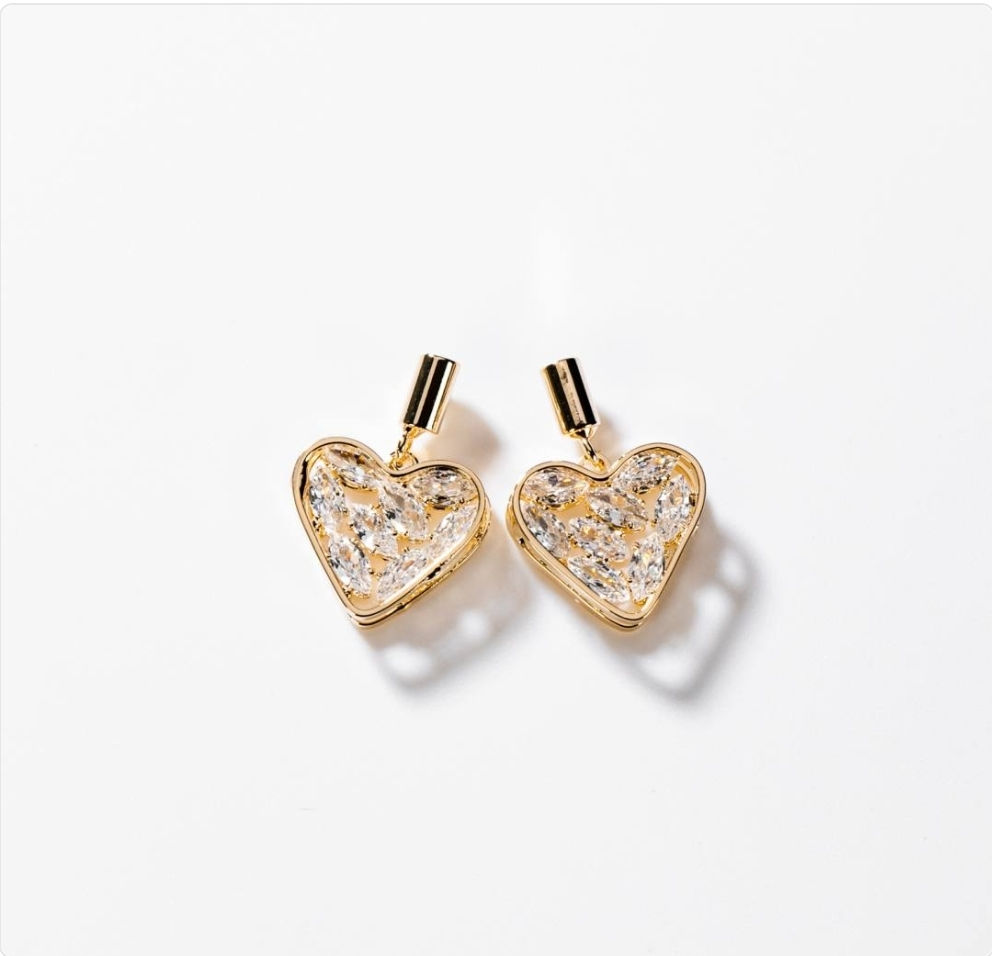 Pendants d'oreilles cœurs de zircons ovales plaqués or 24 carats BIGOD142