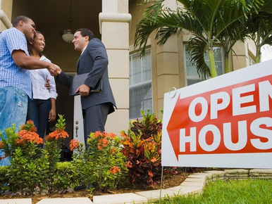 The Advantages of Partnering with a Real Estate Agent Over Solo Efforts