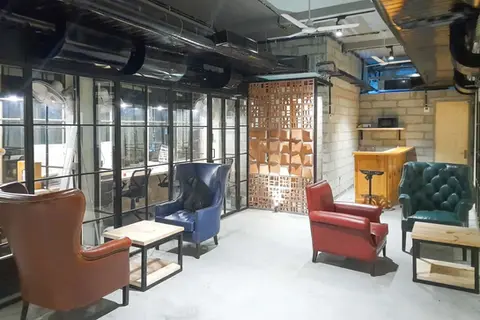 Big Space, Close Bonds