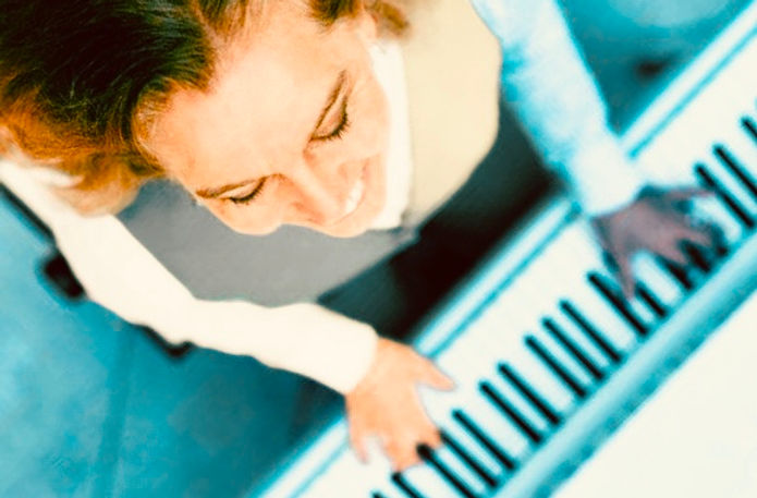 Christine Stengert "Flowing Piano"