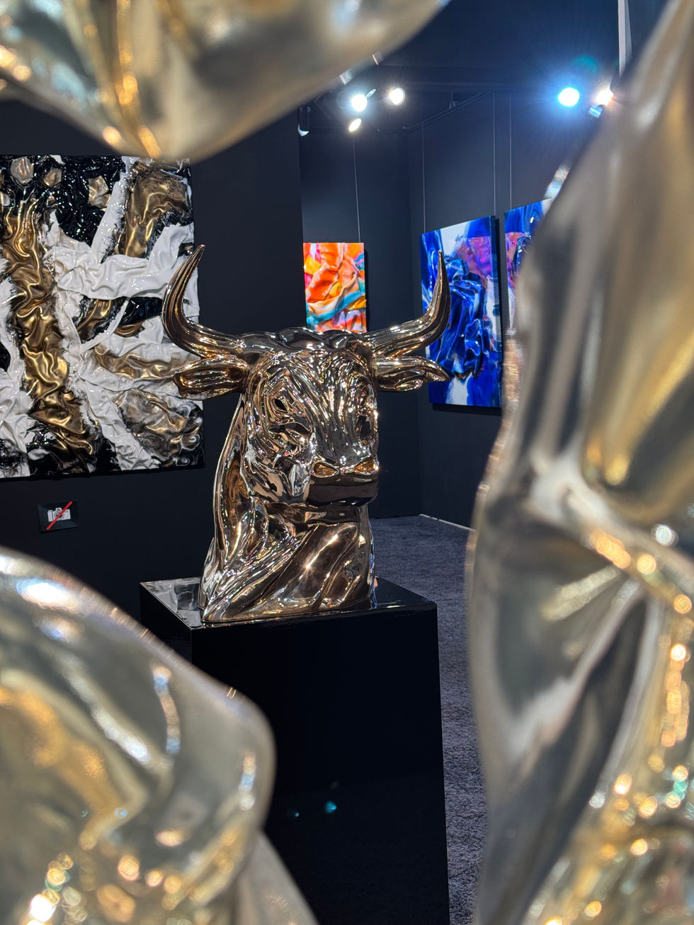Luxury Exhibit, El Diablo