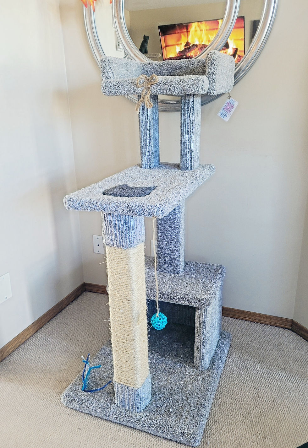 Thumbnail: Box and Top Throne - 4 feet tall