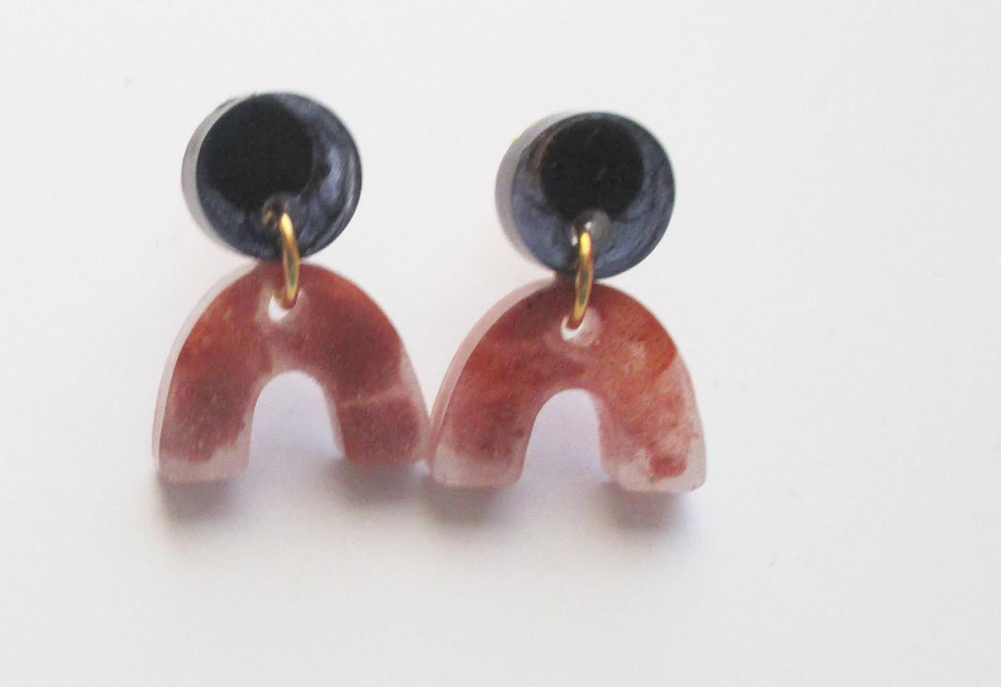 Mini marbled arches with black studs