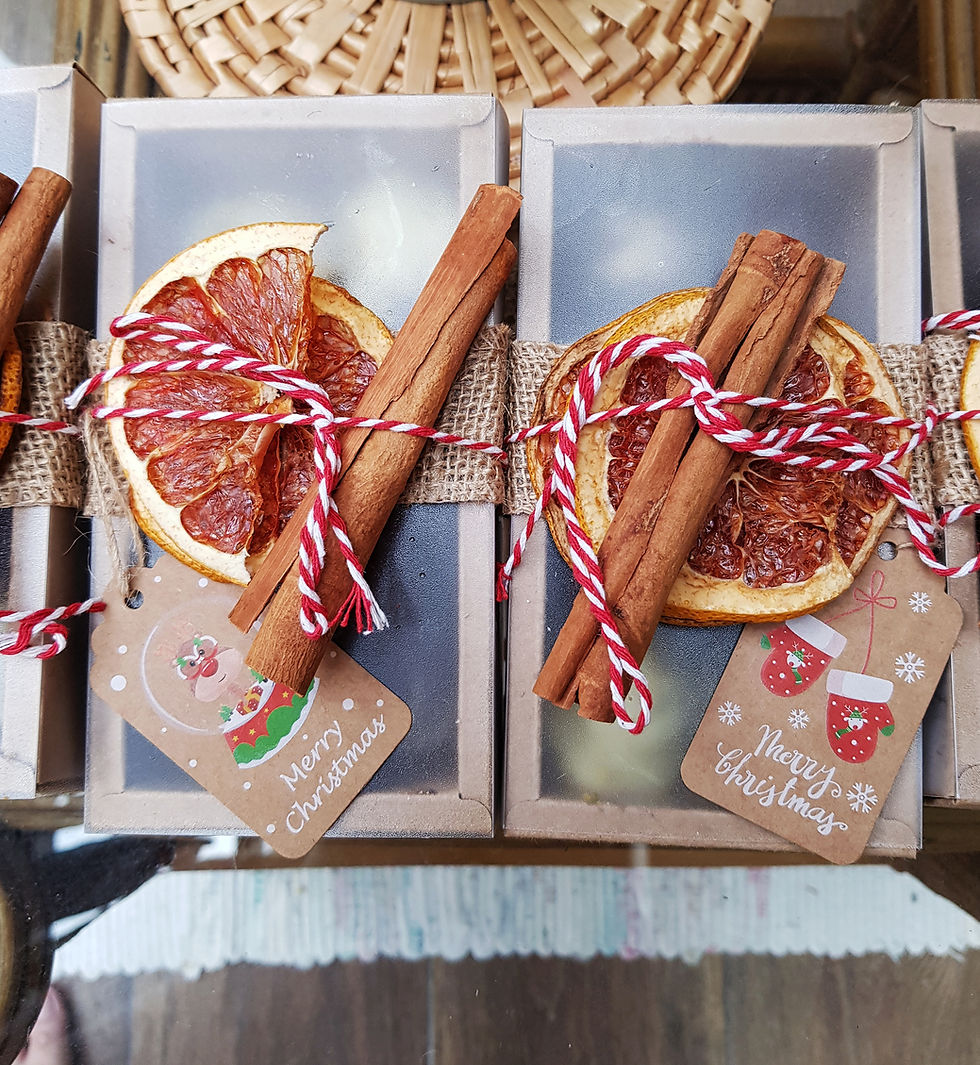 Cinnamon & dried pomegranate