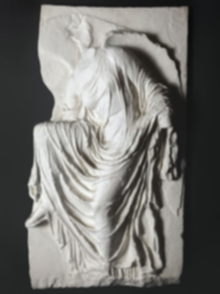 Victoire détachant sa sandale (Réduct.) | Temple d'Athéna | Musée de l'Acropole
