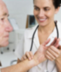 Am Puls eines älteren Patienten