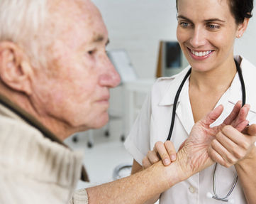Am Puls eines älteren Patienten