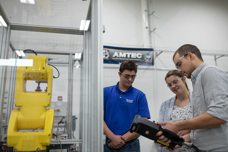 3 programming robot.jpg