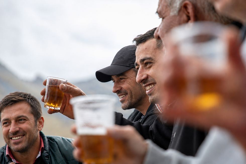 The wedding date is locked off and now for the groom’s last celebration before the big day. Good news, the groom is a disc golfer and the bachelor party is heading out for a long weekend to sling some plastic. But where? We’ve put together a list of the bachelor party best locations to consider in your planning. We’re presuming it’s the main disc golfing season being summer or at least late spring early autumn.