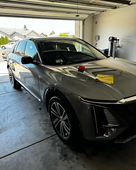 Grey Cadillac Lyric 600