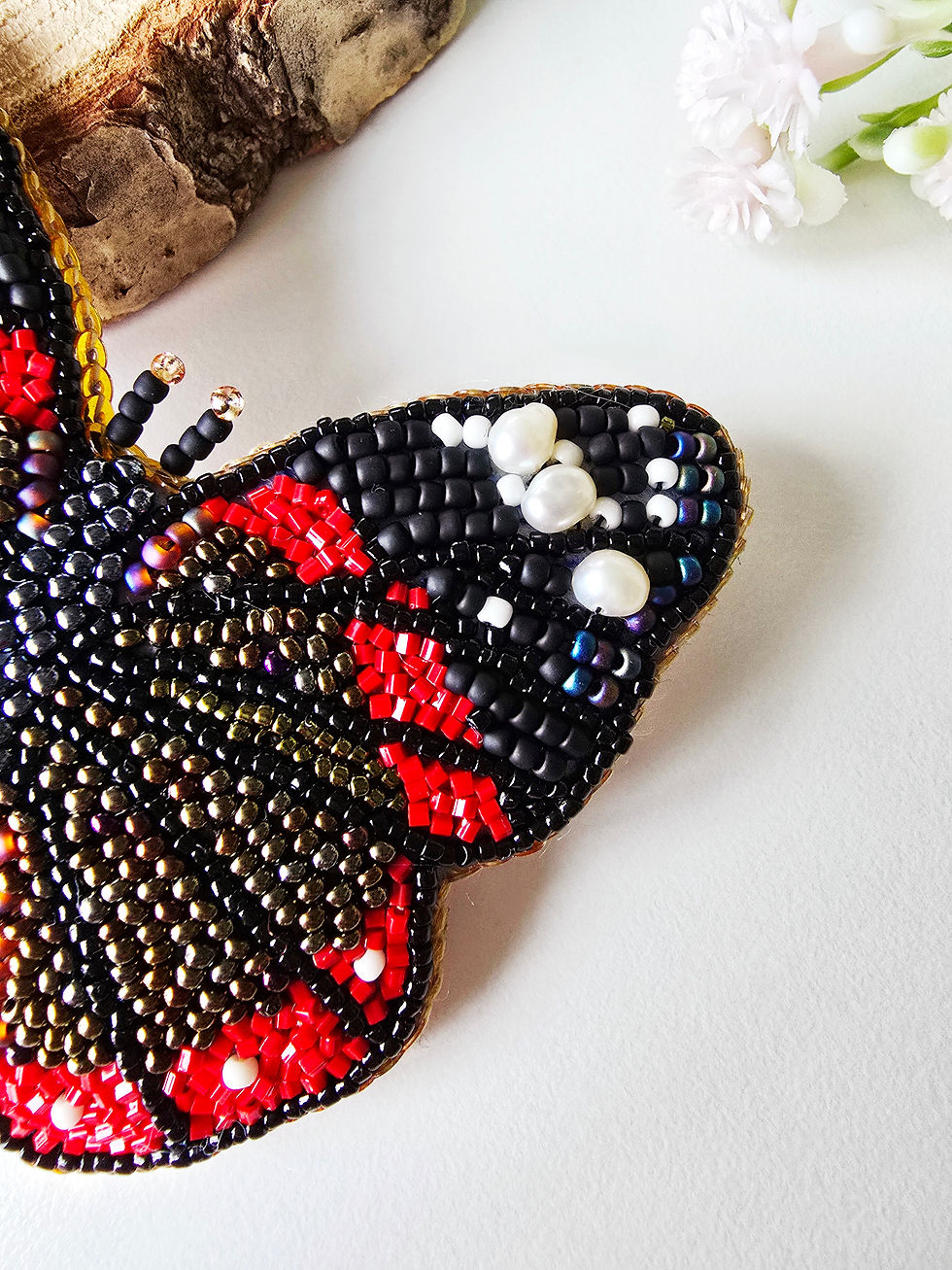Indexkép: Vanessa atalanta - brooch